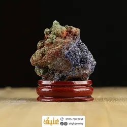 تندیس راف آزوریت مالاکیت معدنی بسیار خاص با هارمونی رنگ چشم نواز همراه با ناخالصی مس پایه چوبی