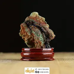 تندیس راف آزوریت مالاکیت معدنی بسیار خاص با هارمونی رنگ چشم نواز همراه با ناخالصی مس پایه چوبی