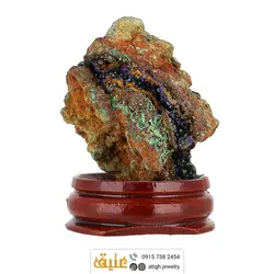 تندیس راف آزوریت مالاکیت معدنی بسیار خاص با هارمونی رنگ چشم نواز همراه با ناخالصی مس پایه چوبی
