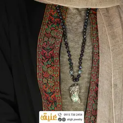 سینه ریز یونیک کریزوکولا راف (تراش نخورده) ، سرپنتین (مارسنگ) مات و صدف مشکی طبیعی بافت گره ای