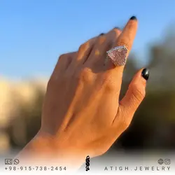 انگشتر آمتیست بلور معدنی بسیار خوشرنگ و خاص تراش مثلثی درشت سنگ درمانی آرامش بخش رکاب فری سایز