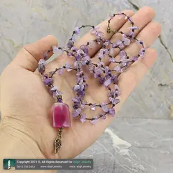 گردنبند عقیق صورتی سلیمانی خوشرنگ همراه آمتیست نامنظم معدنی بافت گره ای طرح بال