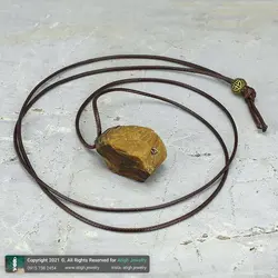 گردنبند چشم ببر راف ( تراش نخورده) معدنی با بازی نور زیبا همراه بند چرمی تخصصی چاکرا 2 و 3