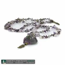 سینه ریز فلورین سبز و بنفش راف (تراش نخورده) همراه آمتیست نامنظم معدنی بافت گره ای طرح پر