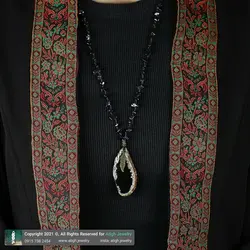 سینه ریز اسلایس عقیق سلیمانی با نقوش زیبا همراه دلربا سرمه ای تراش نامنظم معدنی بافت گره ای طرح بال