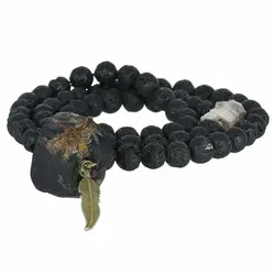 تسبیح کلکسیونی فلورین راف (تراش نخورده) بسیار با کیفیت همراه عقیق سفید راف و لاوا معدنی 66 دانه دستساز طرح بال