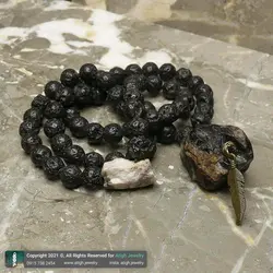 تسبیح کلکسیونی فلورین راف (تراش نخورده) بسیار با کیفیت همراه عقیق سفید راف و لاوا معدنی 66 دانه دستساز طرح بال