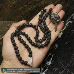 تسبیح کلکسیونی فلورین راف (تراش نخورده) بسیار با کیفیت همراه عقیق سفید راف و لاوا معدنی 66 دانه دستساز طرح بال