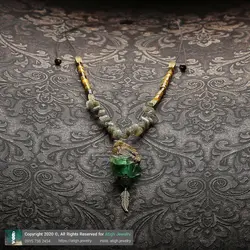 سینه ریز چشم ببر و آونتورین راف، لابرادوریت تراش نامنظم همراه چشم ببر استوانه ای معدنی بافت کشویی طرح بال