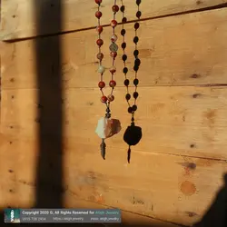 سینه ریز آمازونیت راف با نقش و نگار زیبا و جاسپر قرمز معدنی بافت گره ای طرح پر