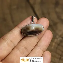 گردنبند عقیق باباقوری معدنی چشم نظر طرح قدیمی با رگه های زیبا فریم سنتی دستساز همراه با زنجیر استیل