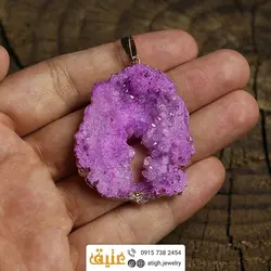 گردنبند ژئود کوارتز صورتی (رز کوارتز) بلور طبیعی درشت سنگ درمانی بسیار جذاب همراه زنجیر استیل