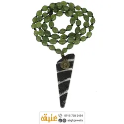 سینه ریز آنتیک سنگی (مشابه هبهاب) و شاه مقصود افغان بافت گره ای بسیار خاص با نقوش زیبا