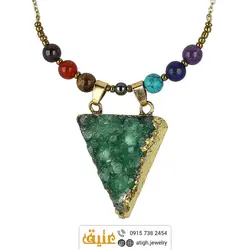 سینه ریز هفت سنگ چاکرا سنگهای قیمتی و بلور کوارتز سبز معدنی همراه حدید محافظ هاله انرژی با زنجیر استیل