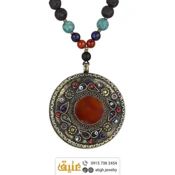 سینه ریز عقیق سرخ، سرپنتین(مارسنگ)، لاجورد افغان و لاوا معدنی درشت طرح عتیقه رو مانتویی