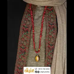 سینه ریز چشم ببر معدنی با بازی نور بسیار زیبا و مرجان طبیعی نامنظم بسیار خوشرنگ