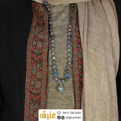سینه ریز فیروزه نیشابوری شجری، عقیق آبی خوشرنگ و سرپنتین(مارسنگ) طوسی مات معدنی بافت گره ای