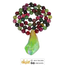 سینه ریز کوارتز تیتانیوم هفت رنگ تراش نامنظم و عقیق دراگون هارمونی رنگ بسیار چشم نواز بافت گره ای