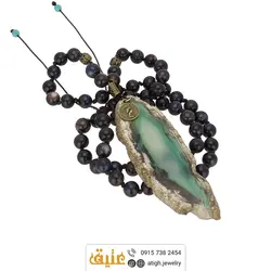 سینه ریز آنتیک عقیق سلیمانی بسیار خاص و خوشرنگ همراه با صدف مشکی طبیعی بافت گره ای