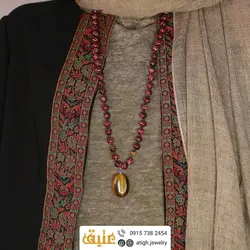 سینه ریز چشم ببر و رودنیت معدنی مرغوب همراه دو عدد چشم ببر تراش استار بافت گره ای سنگ درمانی