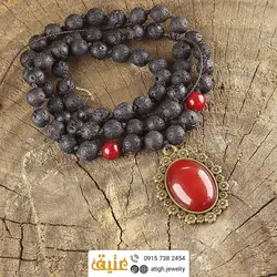 سینه ریز عقیق سرخ عالی مرغوب بسیار خوشرنگ و لاوا معدنی بافت گره ای فریم طرح گل برنزی