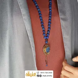 سینه ریز کوارتز آبی بلور معدنی سیم پیچ، لاوا آبی و بنفش و جید تراش دار معدنی بافت گره ای