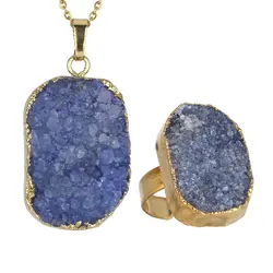 نیم ست کوارتز آبی بلور معدنی درشت بسیار خوشرنگ همراه زنجیر استیل طلایی