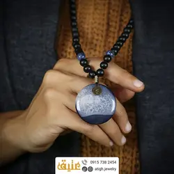 سینه ریز عقیق سلیمانی مرغوب تراش گرد، انیکس و سودالیت مات معدنی بافت گره ای