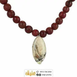 سینه ریز رودونیت مات طبیعی و چوب زیتون همراه با آویز عقیق شجری