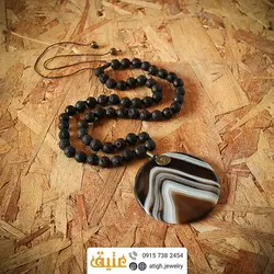 سینه ریز یونیک عقیق سلیمانی مرغوب با نقش و نگار منحصر به فرد و لاوا معدنی بافت گره ای