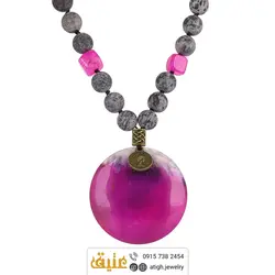 سینه ریز عقیق صورتی هم رشدی کوارتز، سرپنتین طوسی مات و عقیق مکعبی معدنی بسیار خاص