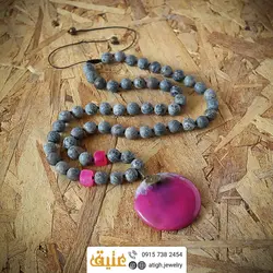 سینه ریز عقیق صورتی هم رشدی کوارتز، سرپنتین طوسی مات و عقیق مکعبی معدنی بسیار خاص