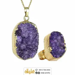 نیم ست آمتیست بلور طبیعی بسیار خوشرنگ و زیبا با زنجیر استیل‌