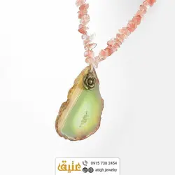 سینه ریز عقیق سلیمانی خوشرنگ و کوارتز صورتی نامنظم بافت ‌
