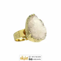 نیم ست ژئود کوارتز شیری طبیعی با رگه های زیبا بسیار خوشرنگ سنگ درمانی بهمراه زنجیر استیل‌