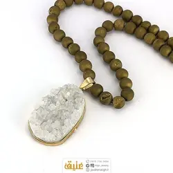 سینه ریز کوارتز تیتانیوم و پیریت طلایی