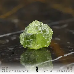 سنگ راف (تراش نخورده) زبرجد پاکستان معدنی کمیاب خلوص بالا کیفیت رنگ بینظیر وزن حدود 12.5 قیراط
