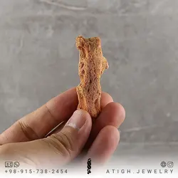 سنگ راف مرجان شاخه ای گلبهی بسیار خوشرنگ صددرصد طبیعی دکوری- سنگ درمانی وزن حدود 11 گرم