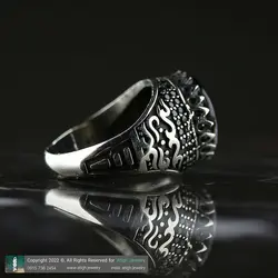 انگشتر مردانه عقیق سلیمانی با نقش و نگار منحصر به فرد رکاب سیاه قلم طراحی اسلیمی دور چنگ اشکی رنگ ثابت