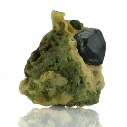 سنگ راف یاقوت گارنت سبز زمردی آفریقایی معدنی کلکسیونی کمیاب رنگ بینظیر وزن 25.8 قیراط