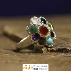 انگشتر چند جواهر ۹ نگین معدنی هفت سنگ چاکرا مرغوب رکاب نقره دستساز همراه با 