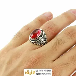 انگشتر نقره یاقوت سرخ سنتاتیک مردانه سیاه قلم دور چنگ