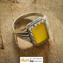 انگشتر عقیق زرد شرف الشمس مستطیلی تخت معدنی رکاب نقره دور چنگ شیار دار سیاه قلم