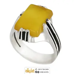 انگشتر عقیق زرد شرف الشمس خوشرنگ معدنی تراش مستطیل تخت رکاب شیاردار سیاه قلم ۸ چنگ نقره ۹۲۵ عیار