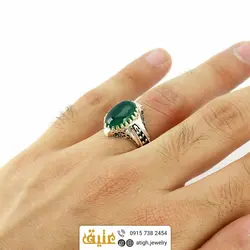 انگشتر عقیق سبز اصل مردانه دور چنگ سیاه قلم طرح گلستان