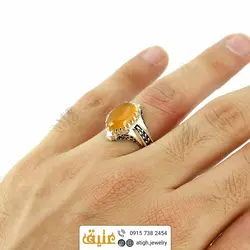 انگشتر عقیق زرد شرف الشمس معدنی مردانه دور چنگ سیاه قلم طرح گلستان