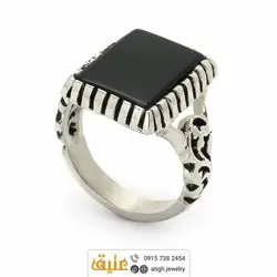 انگشتر عقیق سیاه (انیکس) مستطیلی طبیعی دور چنگ اره کاری اسلیمی مردانه