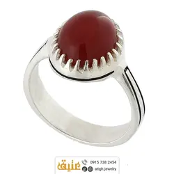 انگشتر عقیق سرخ معدنی خوش رنگ رکاب نقره دور چنگ سیاه قلم