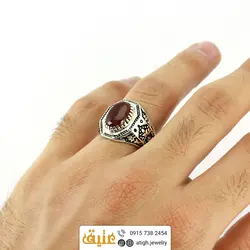 انگشتر عقیق سرخ طبیعی دور چنگ نقش برجسته اسلیمی سیاه قلم مردانه