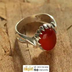 انگشتر عقیق سرخ خوشرنگ معدنی تراش دامله رکاب نقره دور چنگ اشکی